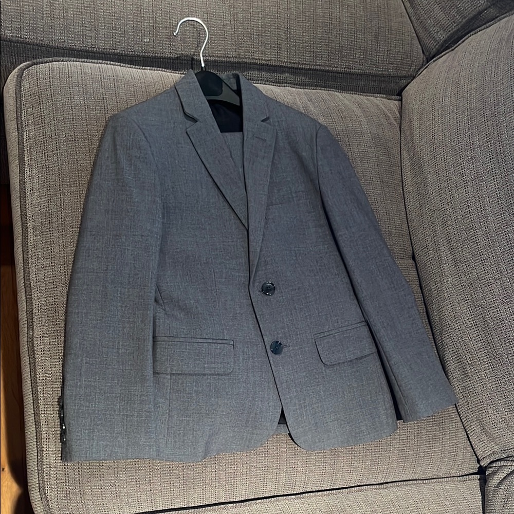 Calvin Klein boys size 8 gray suit